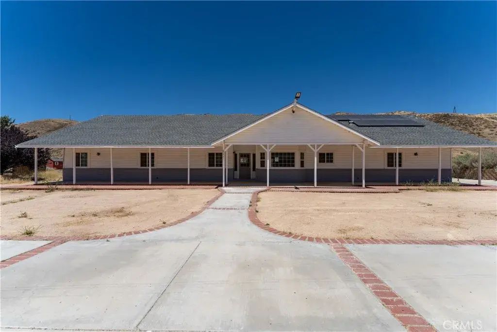 6221 Elizabeth Lake Road, Leona Valley