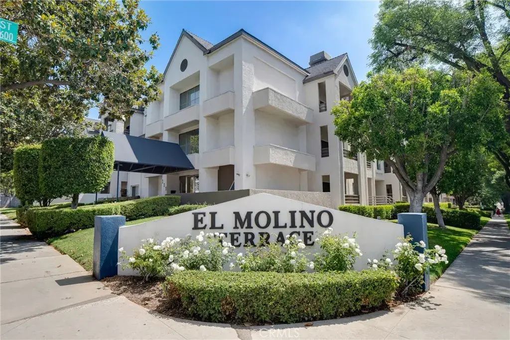 300 N El Molino 215, Pasadena