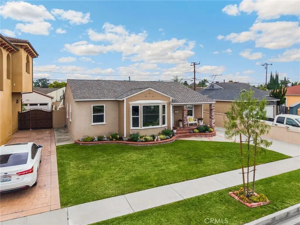 3926 Centralia, Lakewood