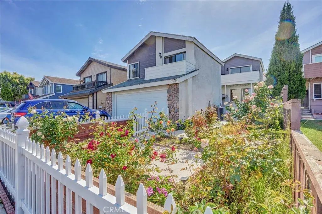 1409 Lakeside Lane, Huntington Beach
