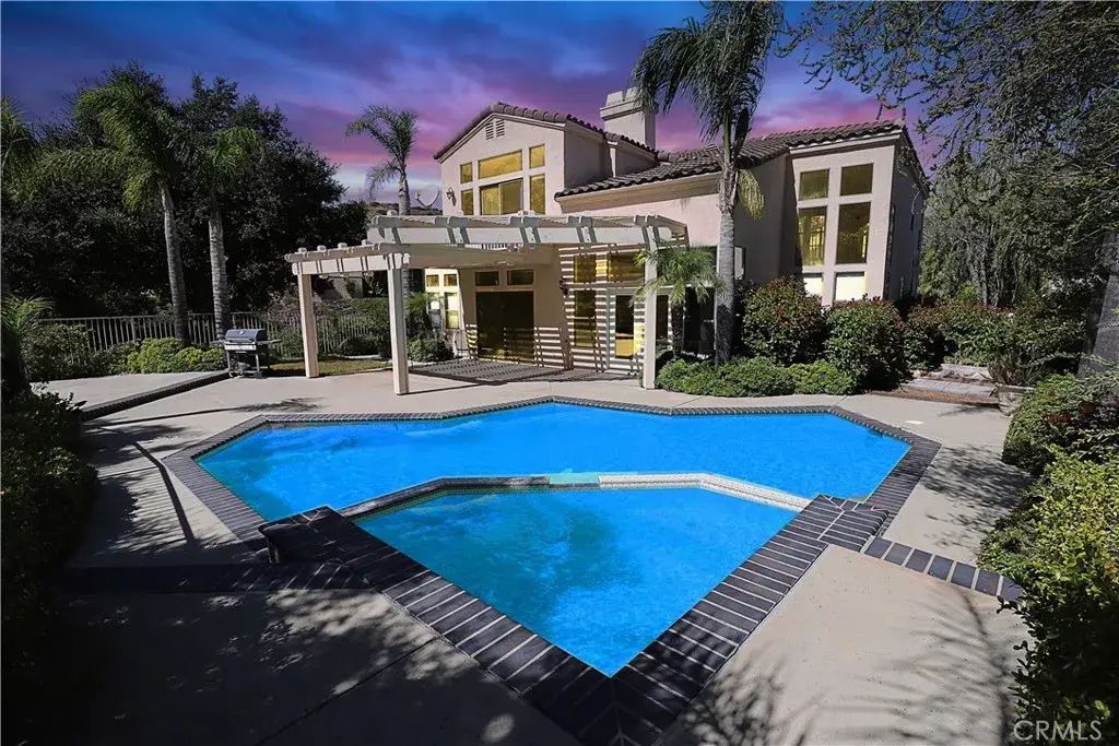 2760 Hidden Hills, Corona