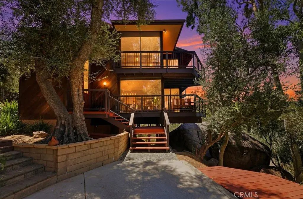 17115 Ranchero, Riverside