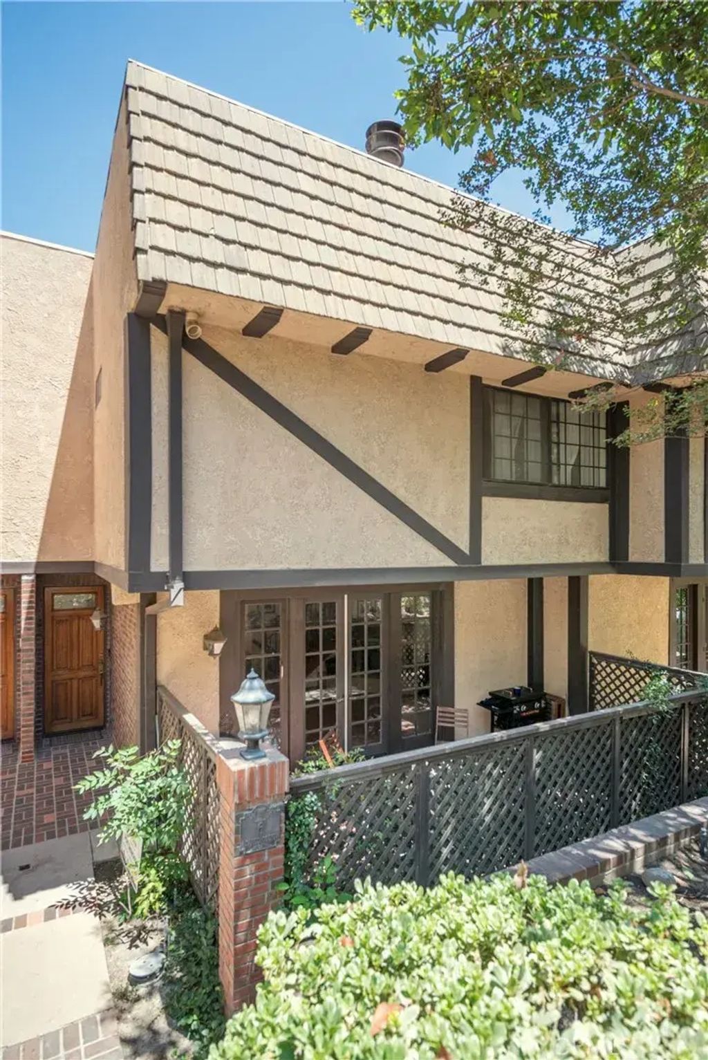 24420 Victory 06, West Hills