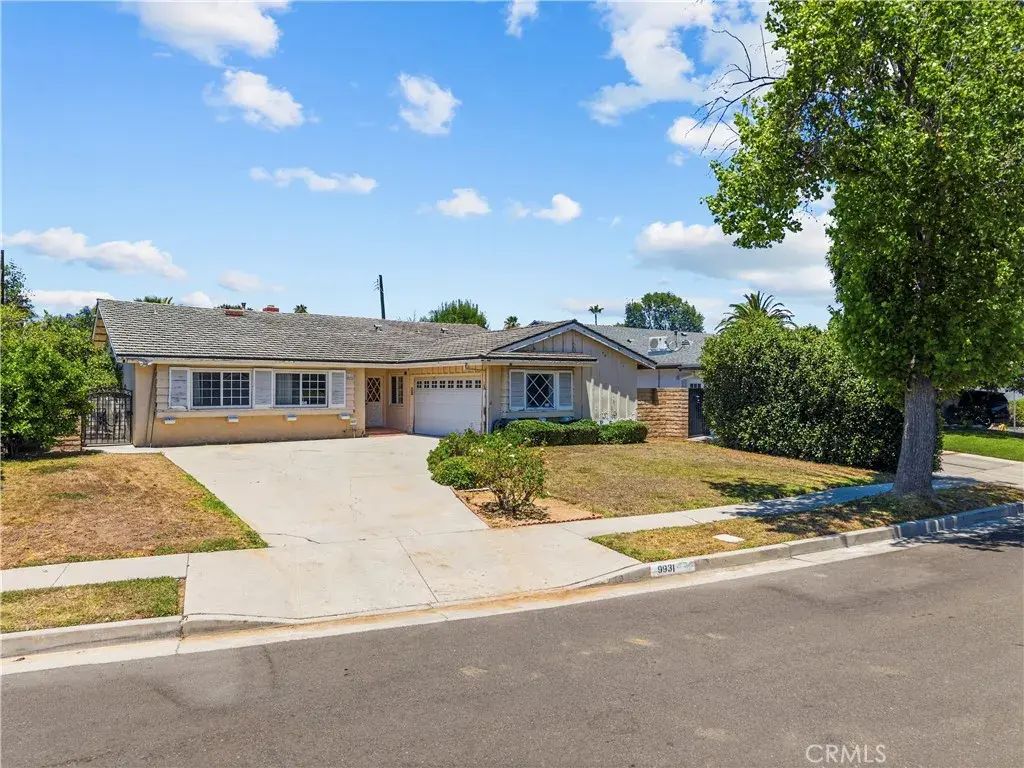 9931 Gerald, North Hills