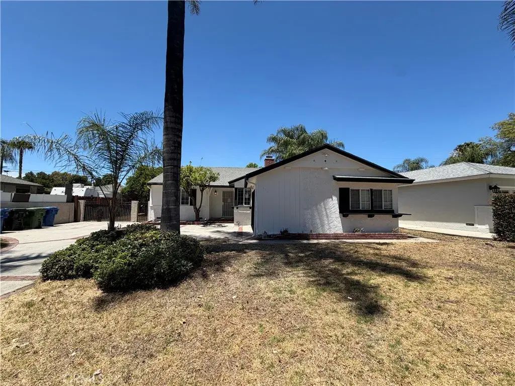 8017 Lurline Avenue, Winnetka