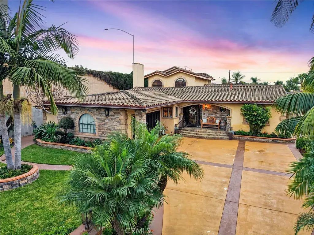 8906 Brock Avenue, Downey