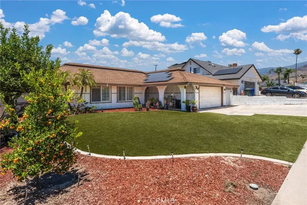 6070 Blythe Avenue, Highland