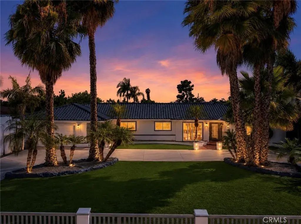 8346 Lexington, Downey