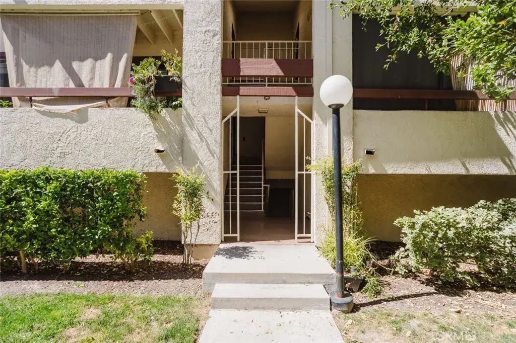 18168 Sundowner Way 1018, Canyon Country