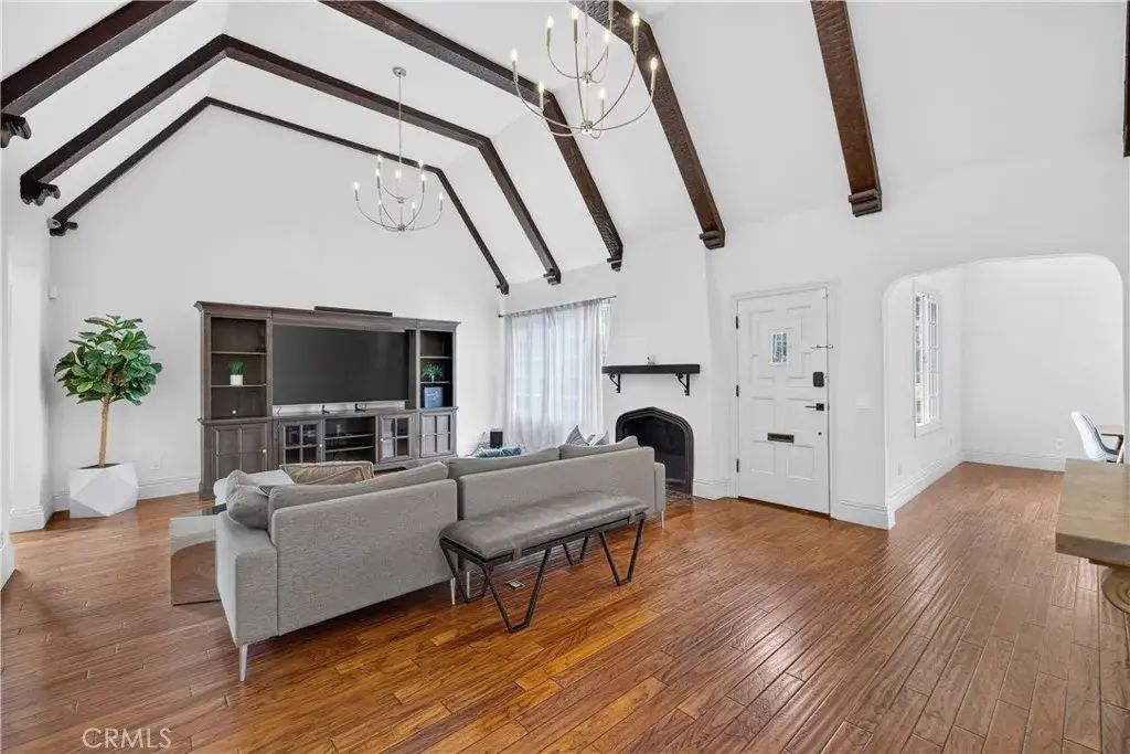 515 N Crescent Heights, Los Angeles