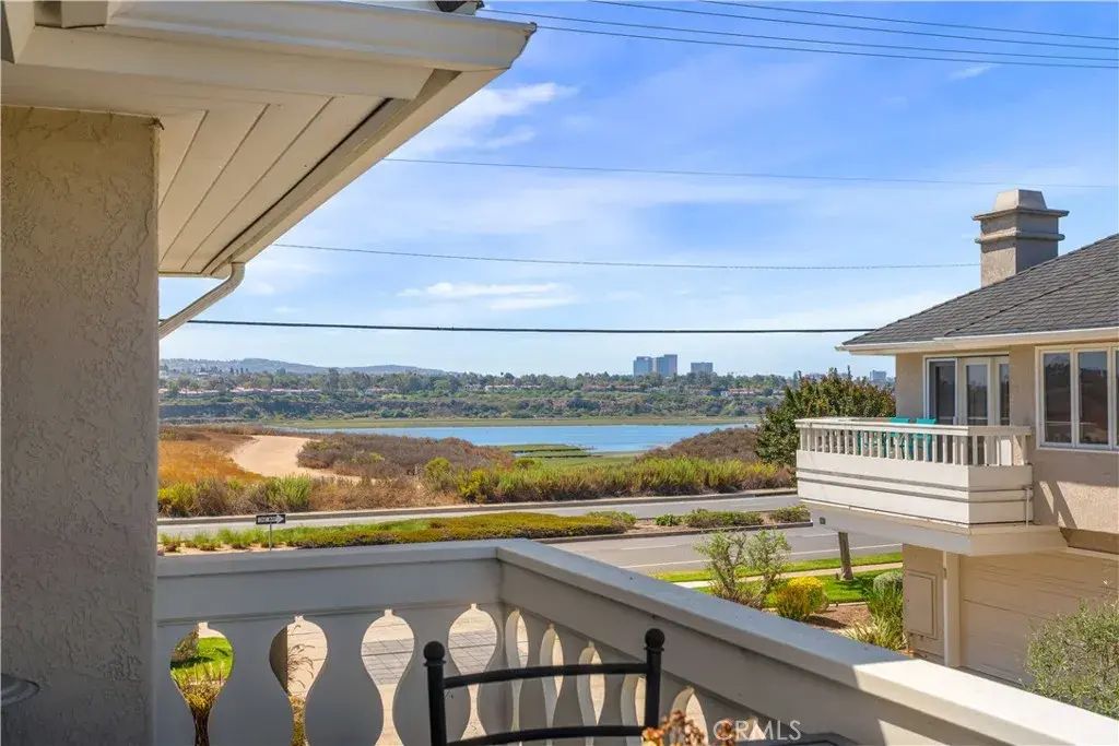 2463 Irvine Avenue A2, Costa Mesa