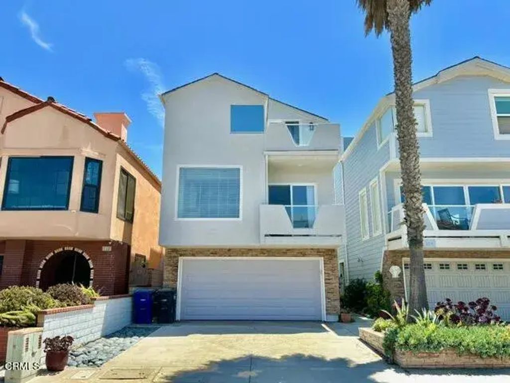 108 Los Feliz Street, Oxnard