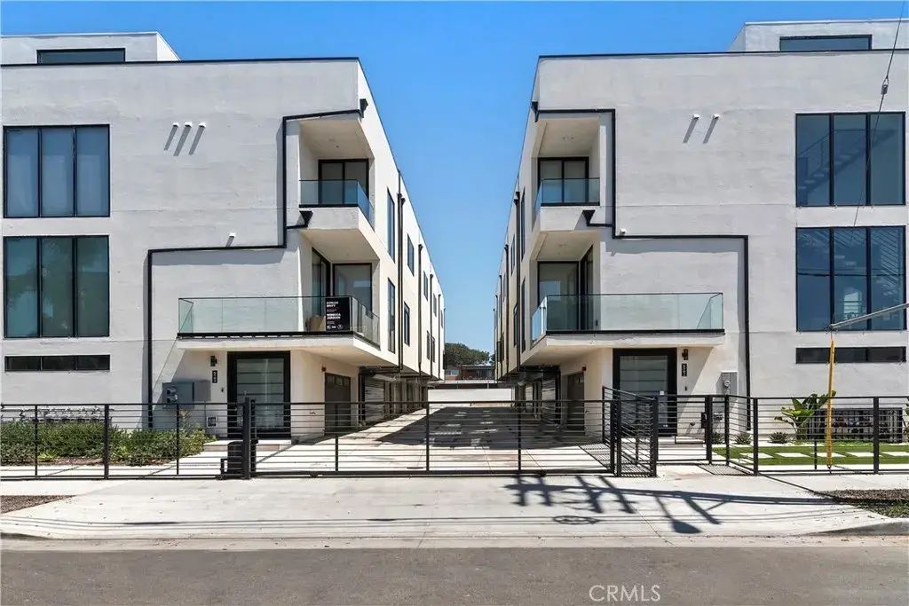6511 N Contour, North Hollywood