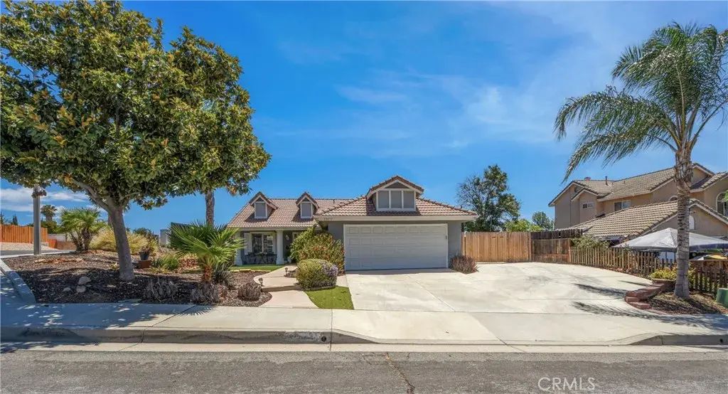 28872 Phoenix, Menifee