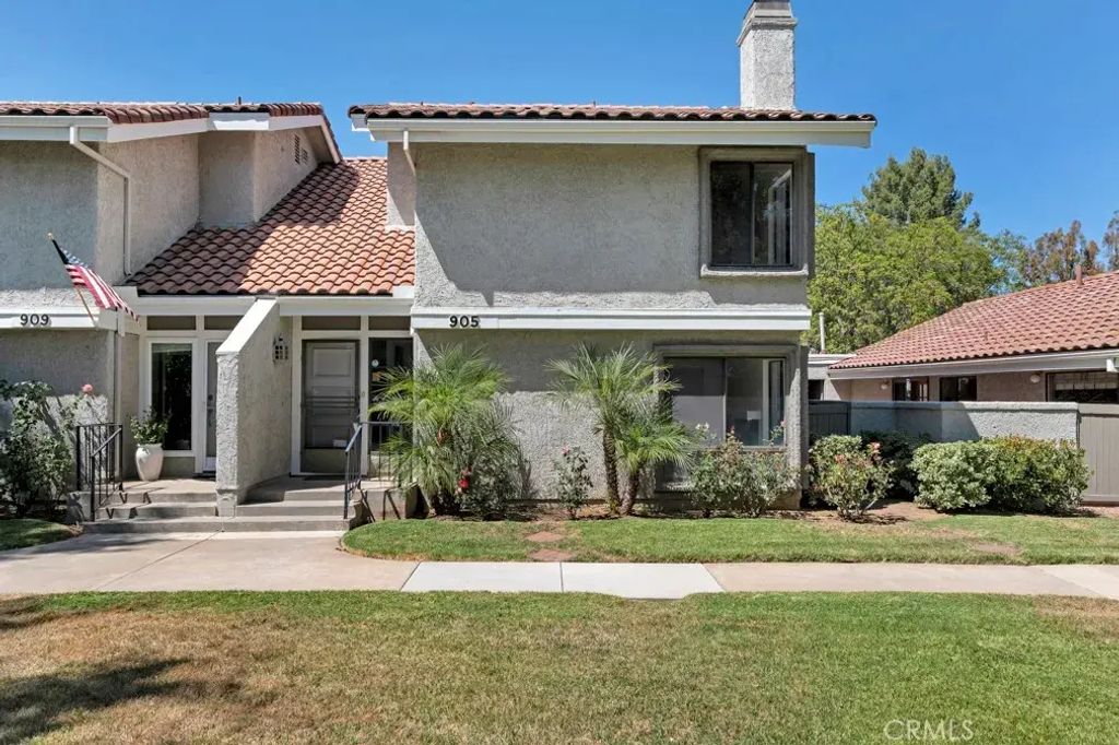 905 Thistlegate, Oak Park