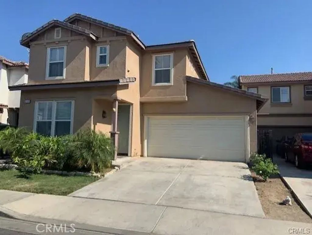 212 Jessica Lane, Corona