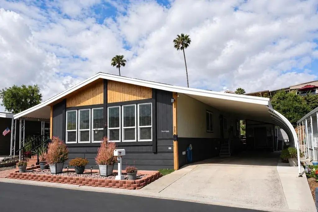 1145 E Barham 71, San Marcos