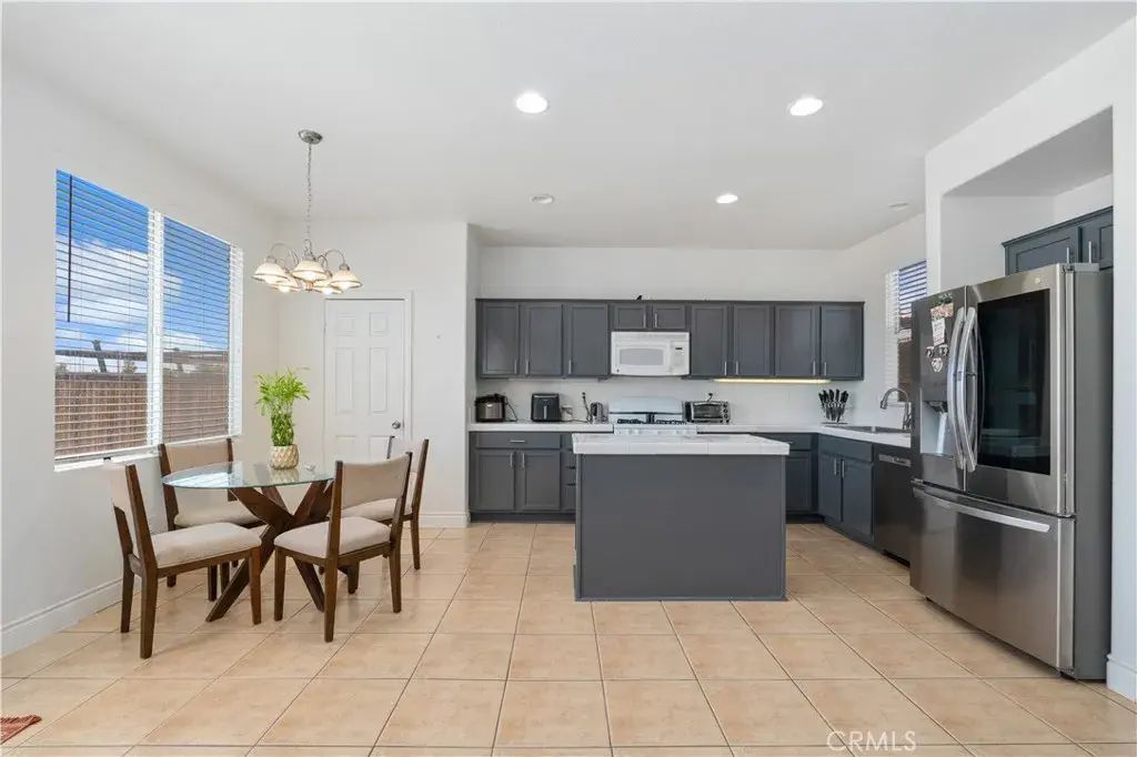 11767 Tara Lane, Adelanto