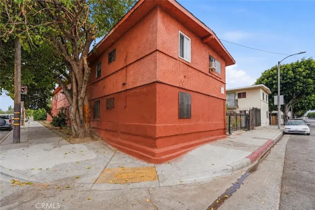 9027 Compton Avenue, Los Angeles