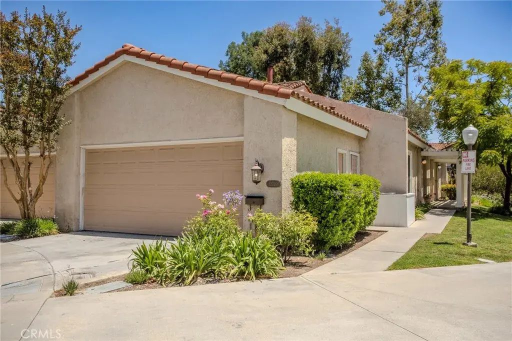 12720 Oxford, La Mirada