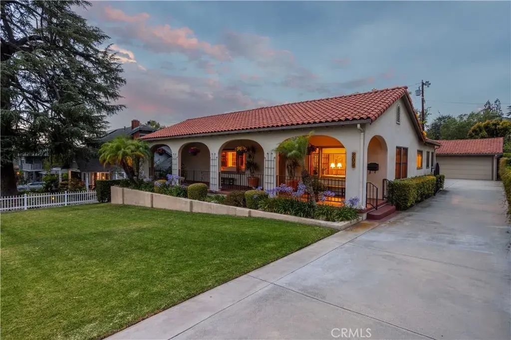 209 N Sunset, Monrovia