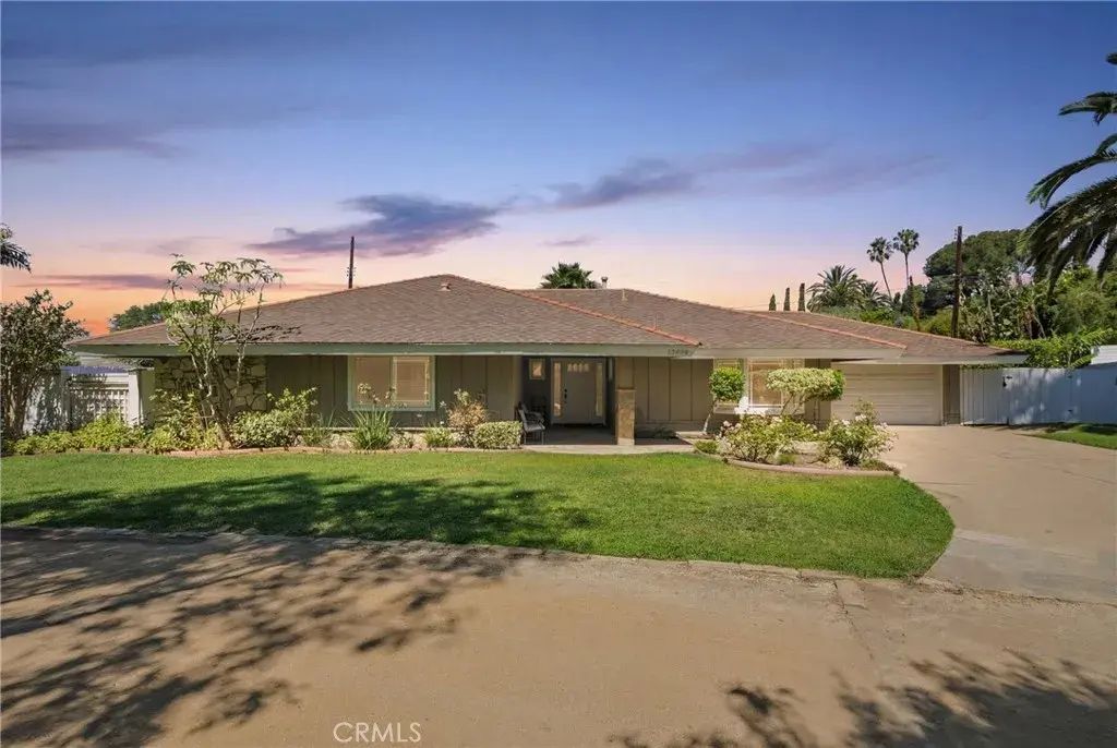 12885 Old Foothill, Santa Ana