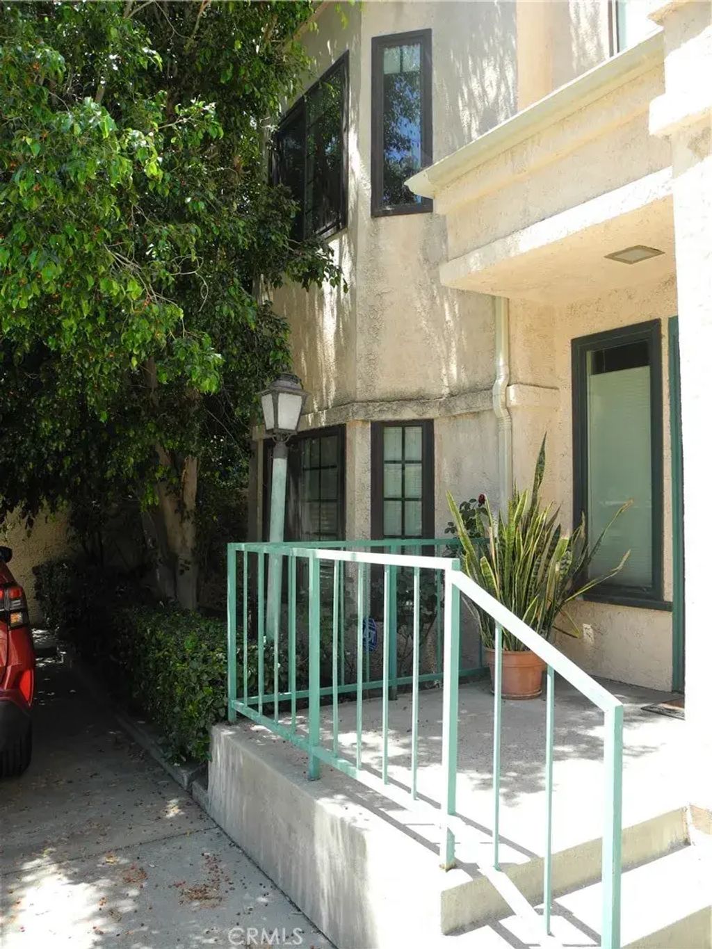 10221 De Soto Avenue 107, Chatsworth