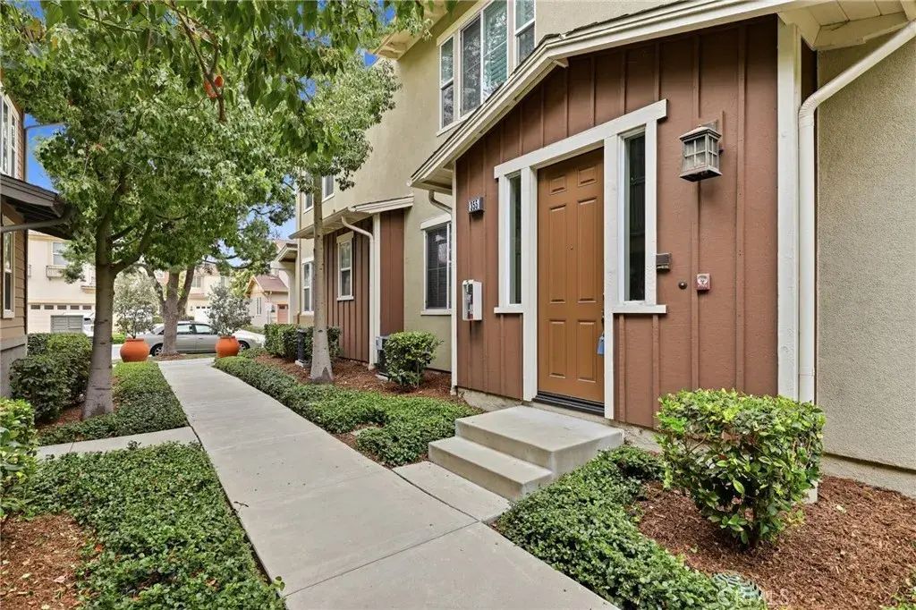 355 Flyers Lane, Tustin