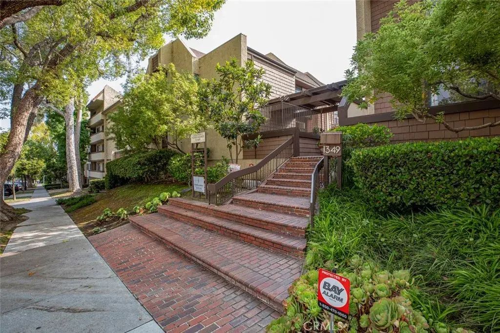 1349 N Columbus 16, Glendale