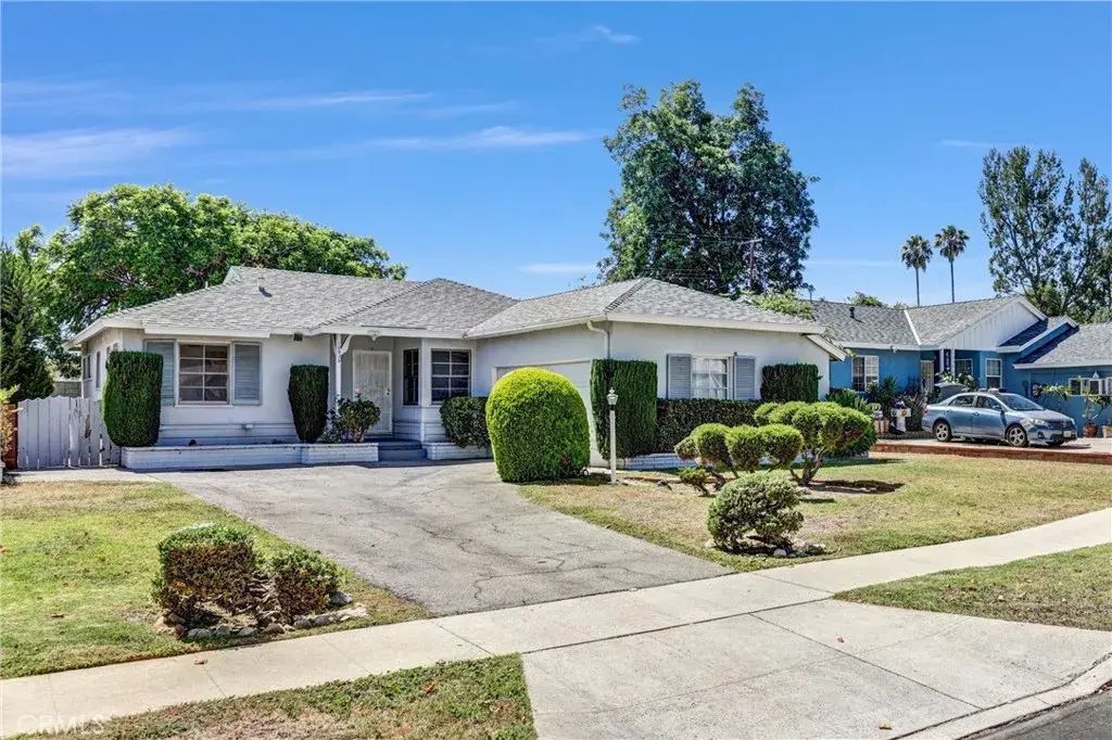 10939 Gloria, Los Angeles