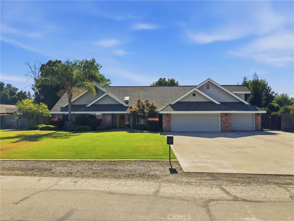 1203 N Tommy Court, Visalia