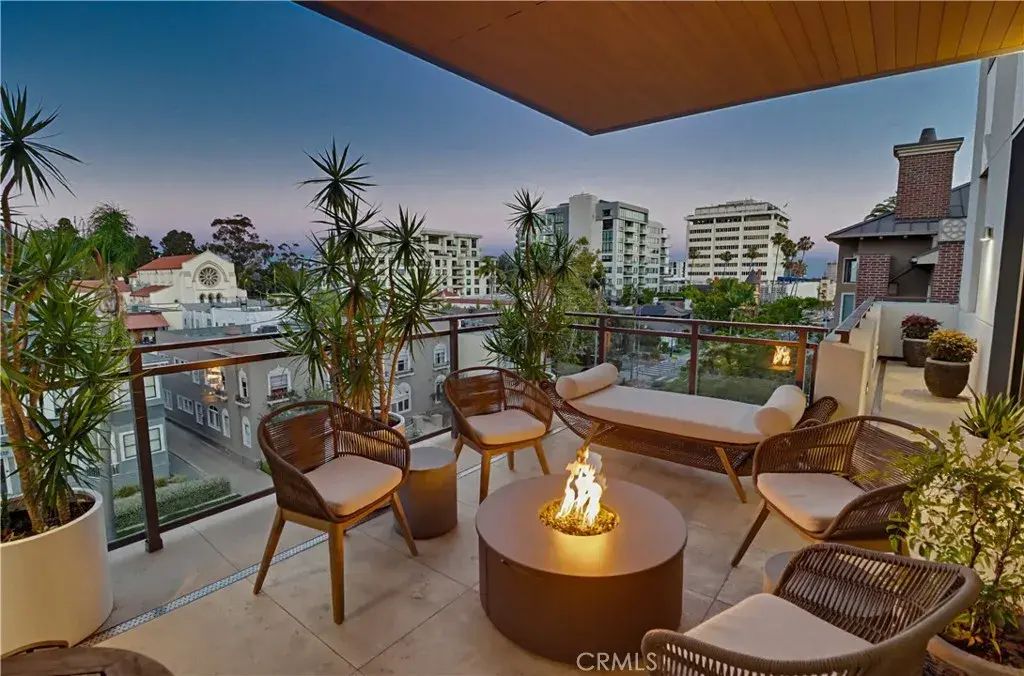 2750 4th Ave 402, MISSION HILLS