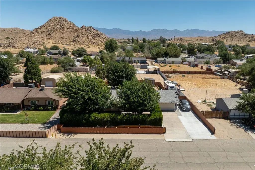 17164 Schollview, Lake Los Angeles