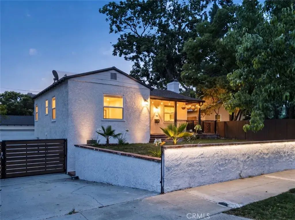 210 N Naomi Street, Burbank