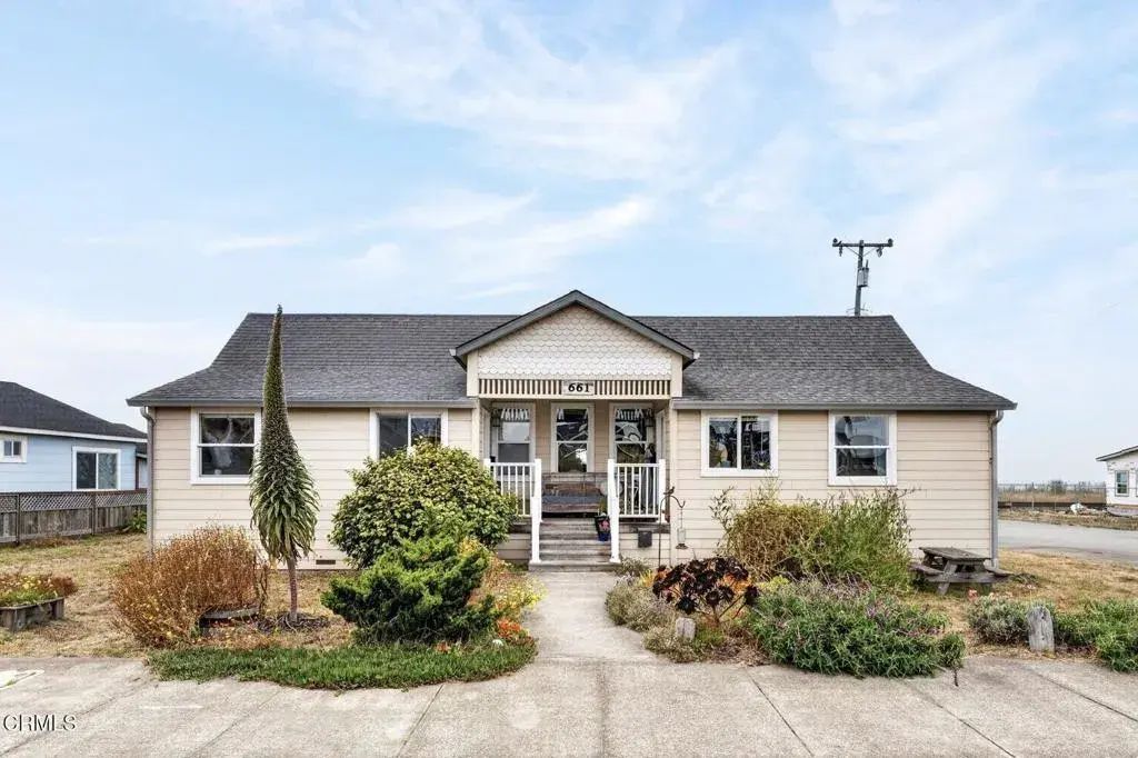 661 West Street, Fort Bragg