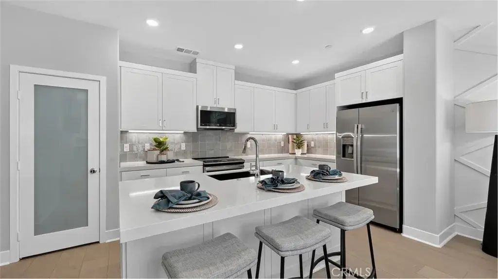 500 Park Drive 18, Carson
