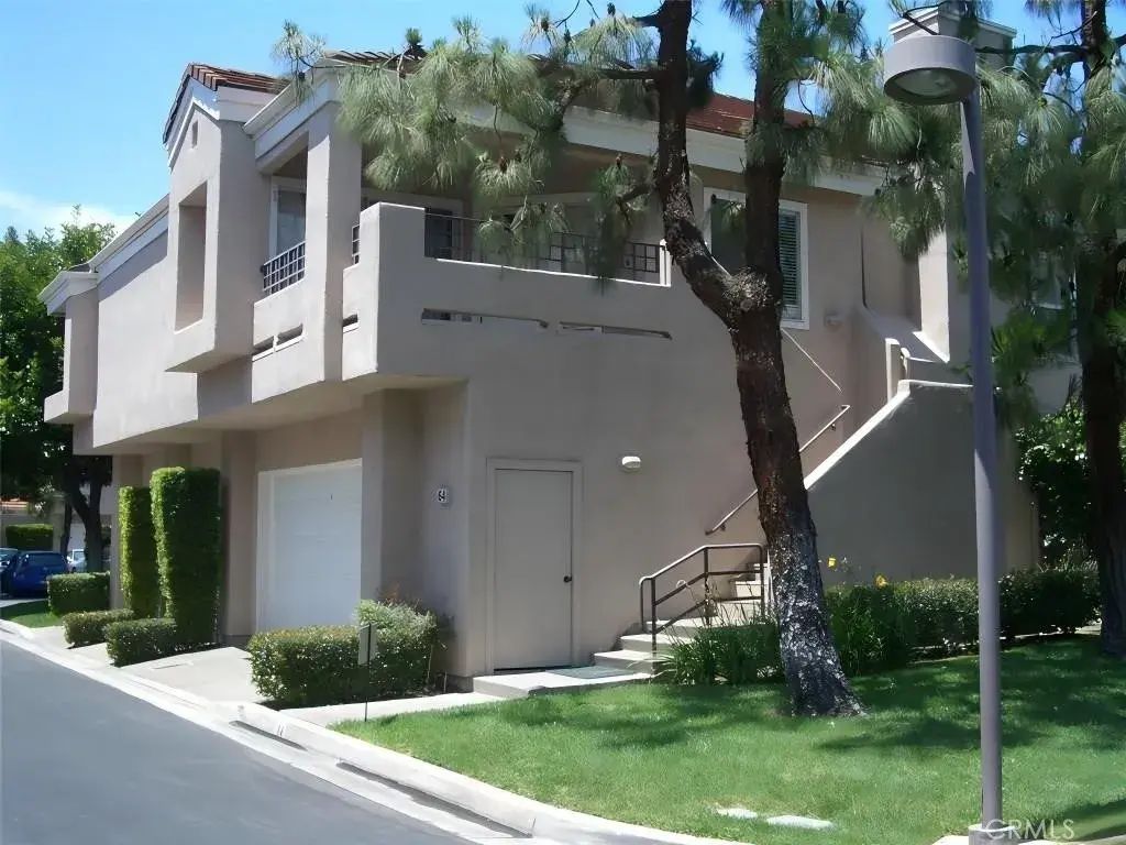 64 Vassar Aisle, Irvine