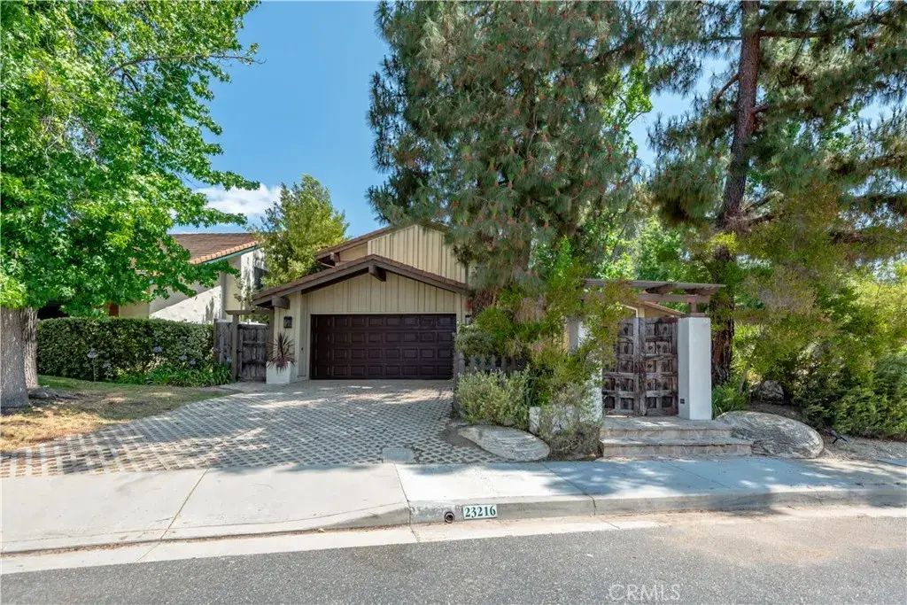 23216 Park Esperanza, Calabasas