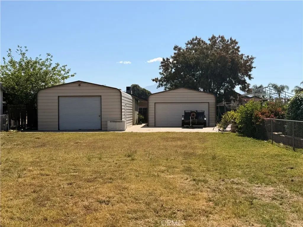 7113 Vine, Highland
