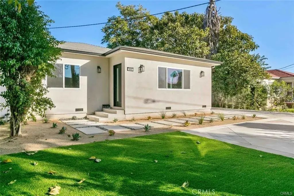 6842 Cedros Avenue, Van Nuys