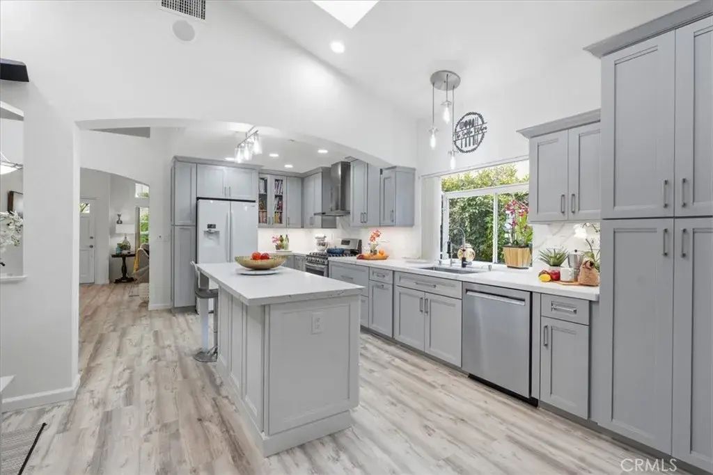 23515 Meriden, Valencia