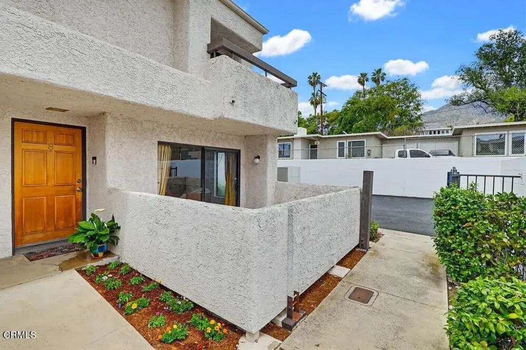 2680 Lake Avenue 8, Altadena