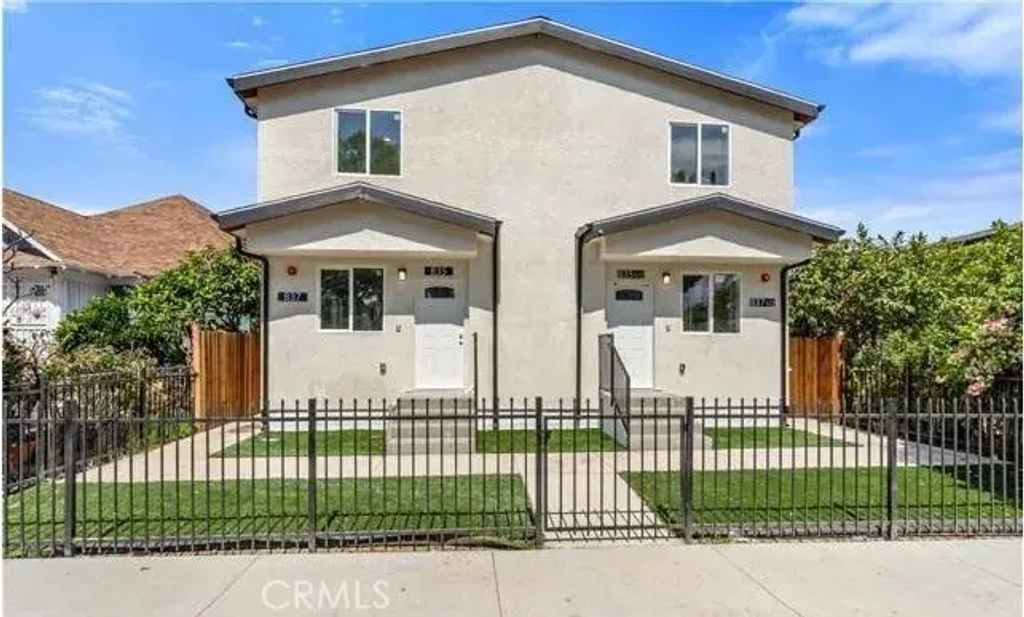 837 E 33rd 1/2, Los Angeles