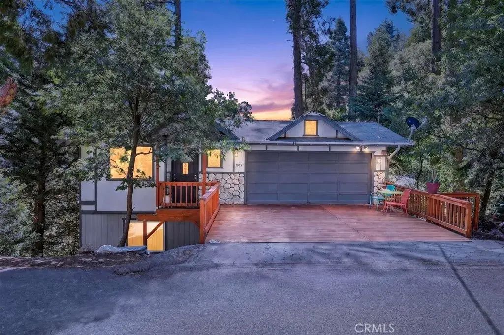1039 Lausanne, Crestline