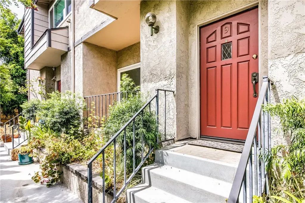 12416 Magnolia Boulevard 9, Valley Village