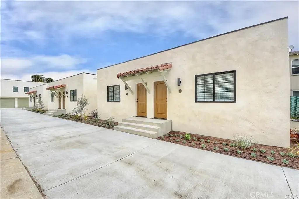 375 Termino Avenue C, Long Beach