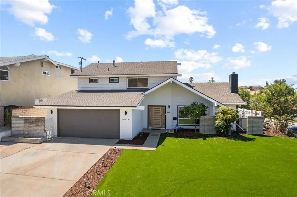 20538 Barnard, Walnut