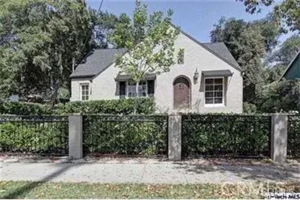 1926 El Sereno Avenue, Pasadena