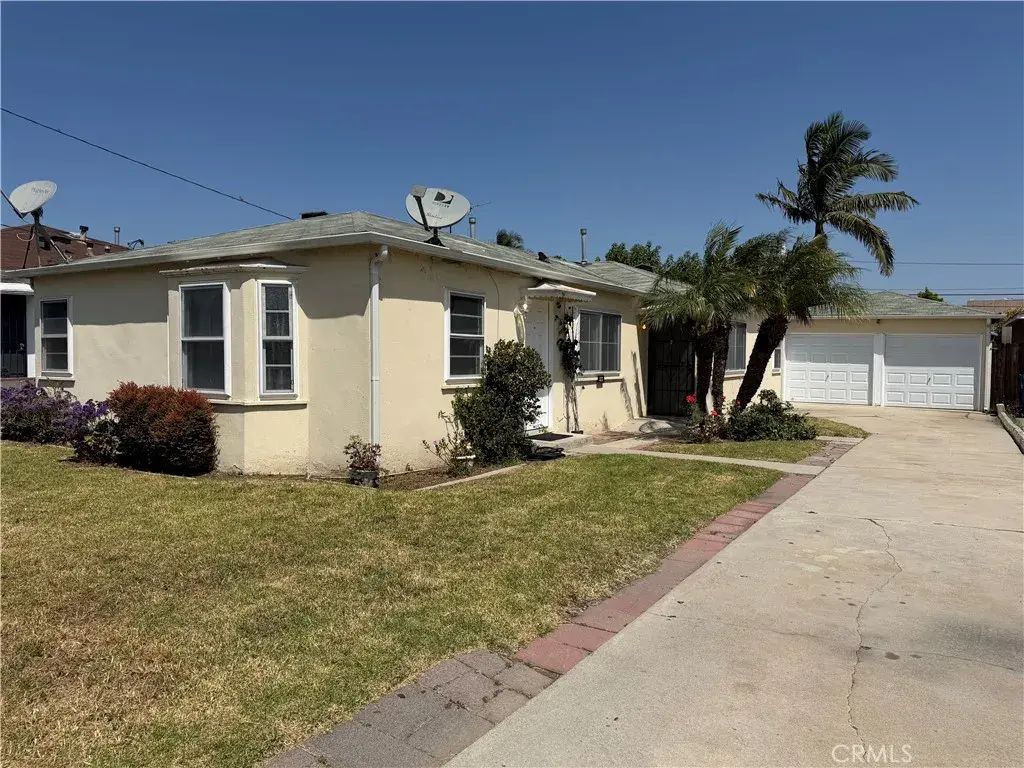 323 Elm, Inglewood