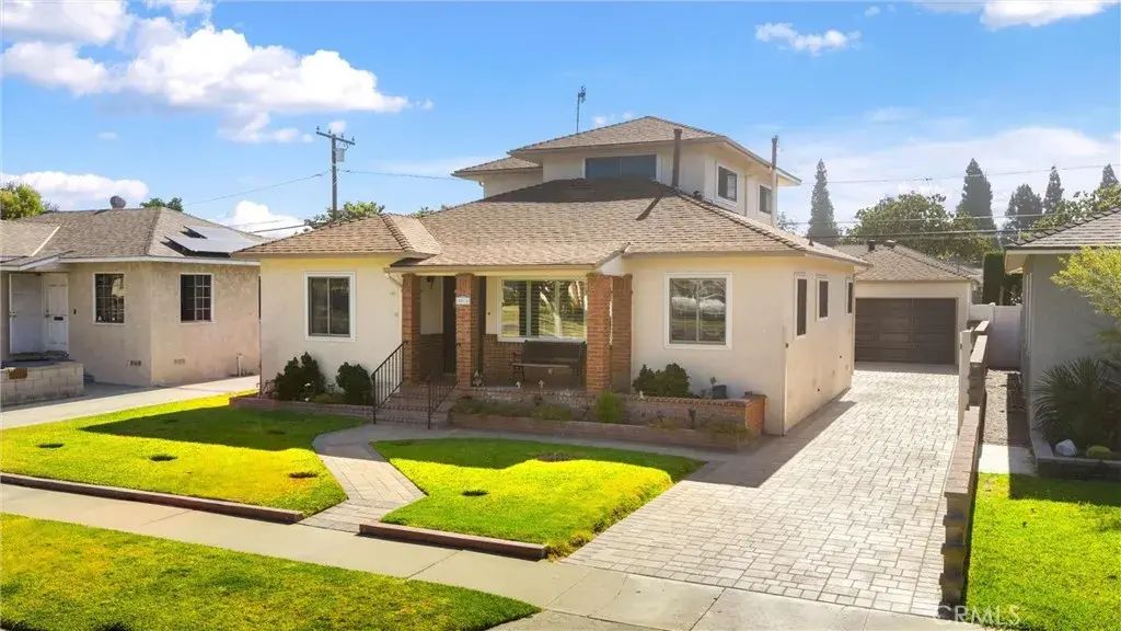 5018 Bellflower Boulevard, Lakewood